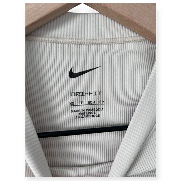 Nike Zenvy Rib Women's Short-Sleeve Cropped Top XS  Light Orewood Brown/White - Picture 7 of 7